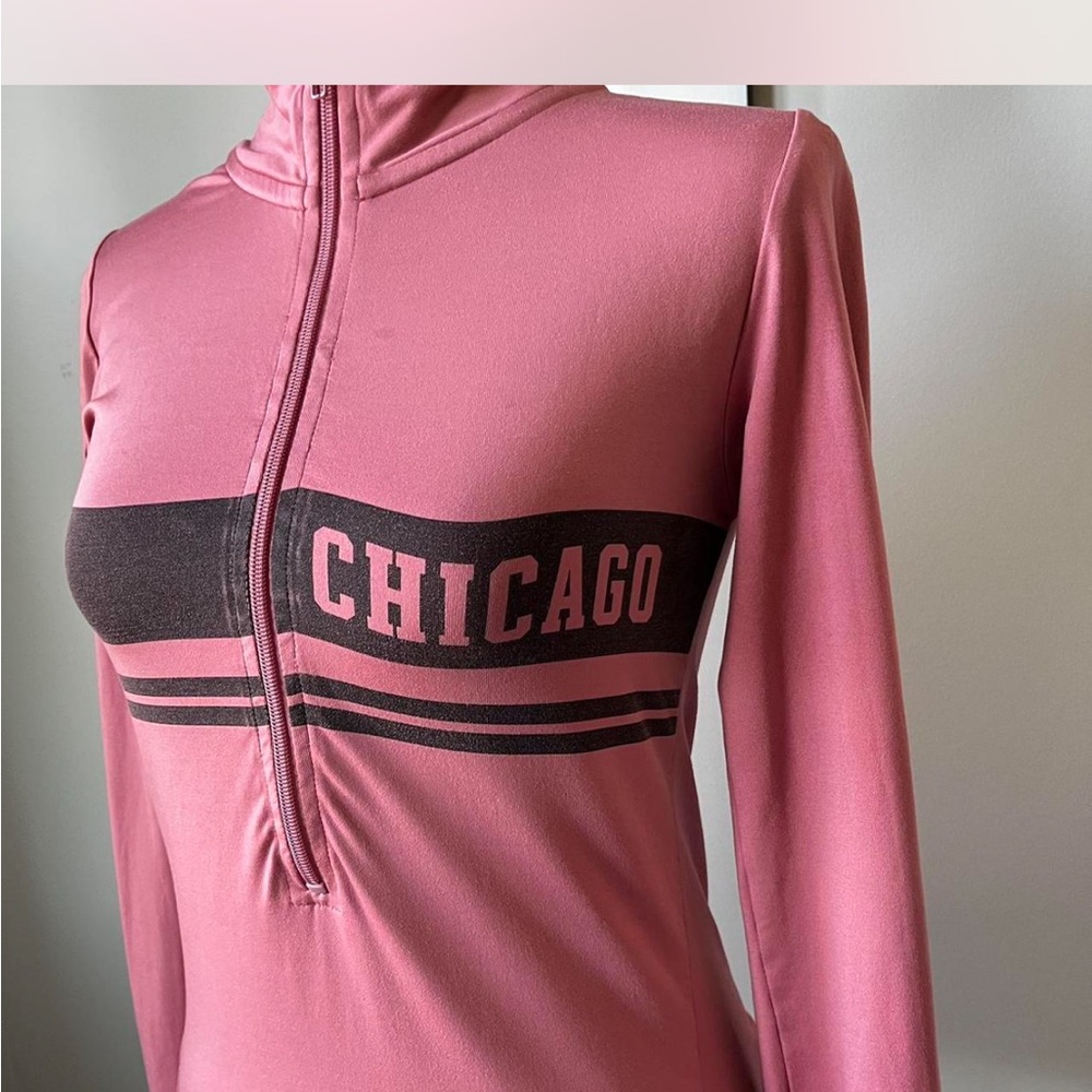 Victoria secret PINK Chicago quarter zip size xsmall, super stretchy material